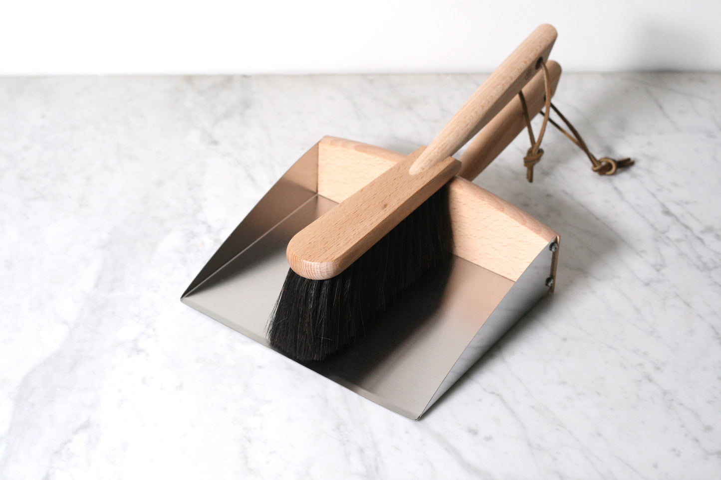Burstenhaus Redecker Dustpan and Dust Brush with Magnet