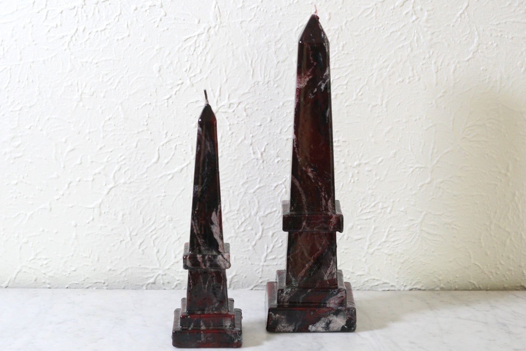 Obelisk Marmo Rosso Candle