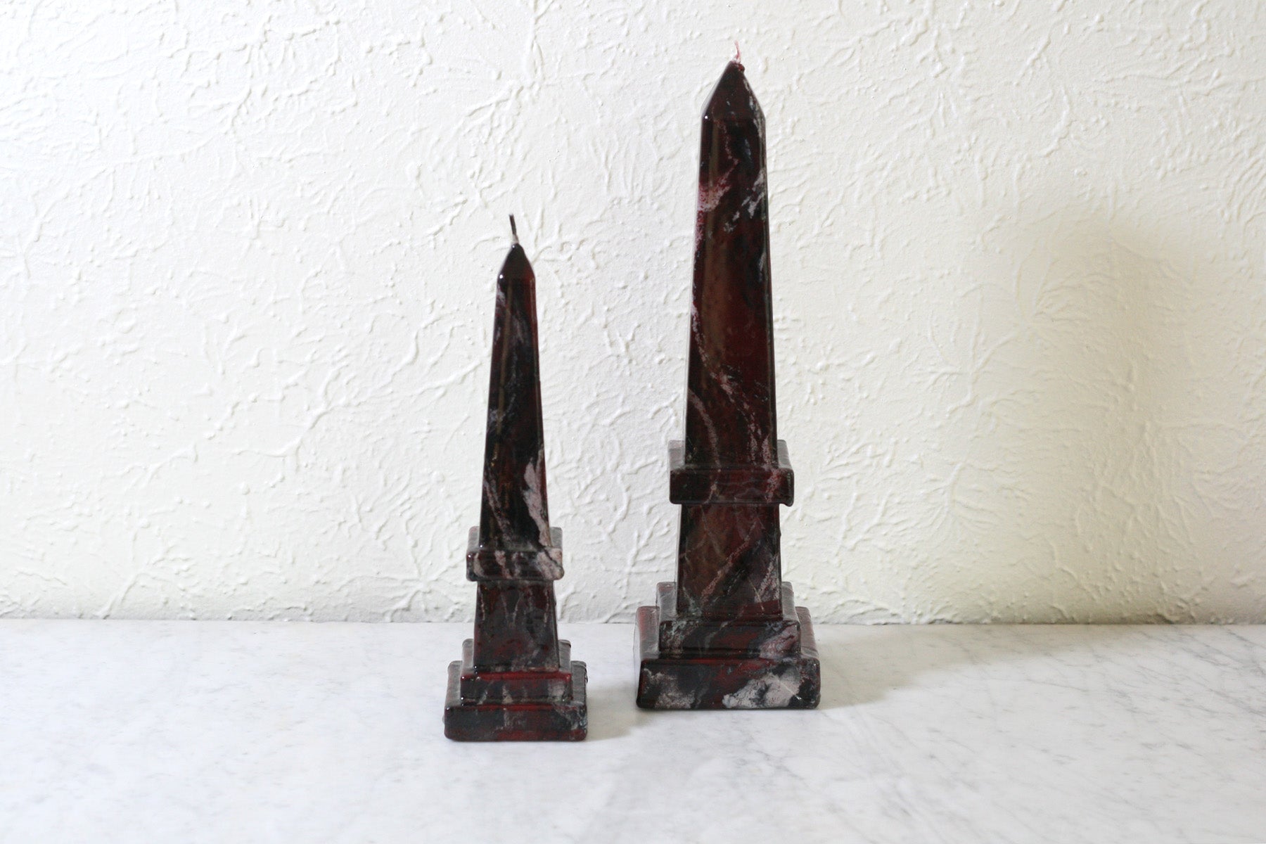 Obelisk Marmo Rosso Candle