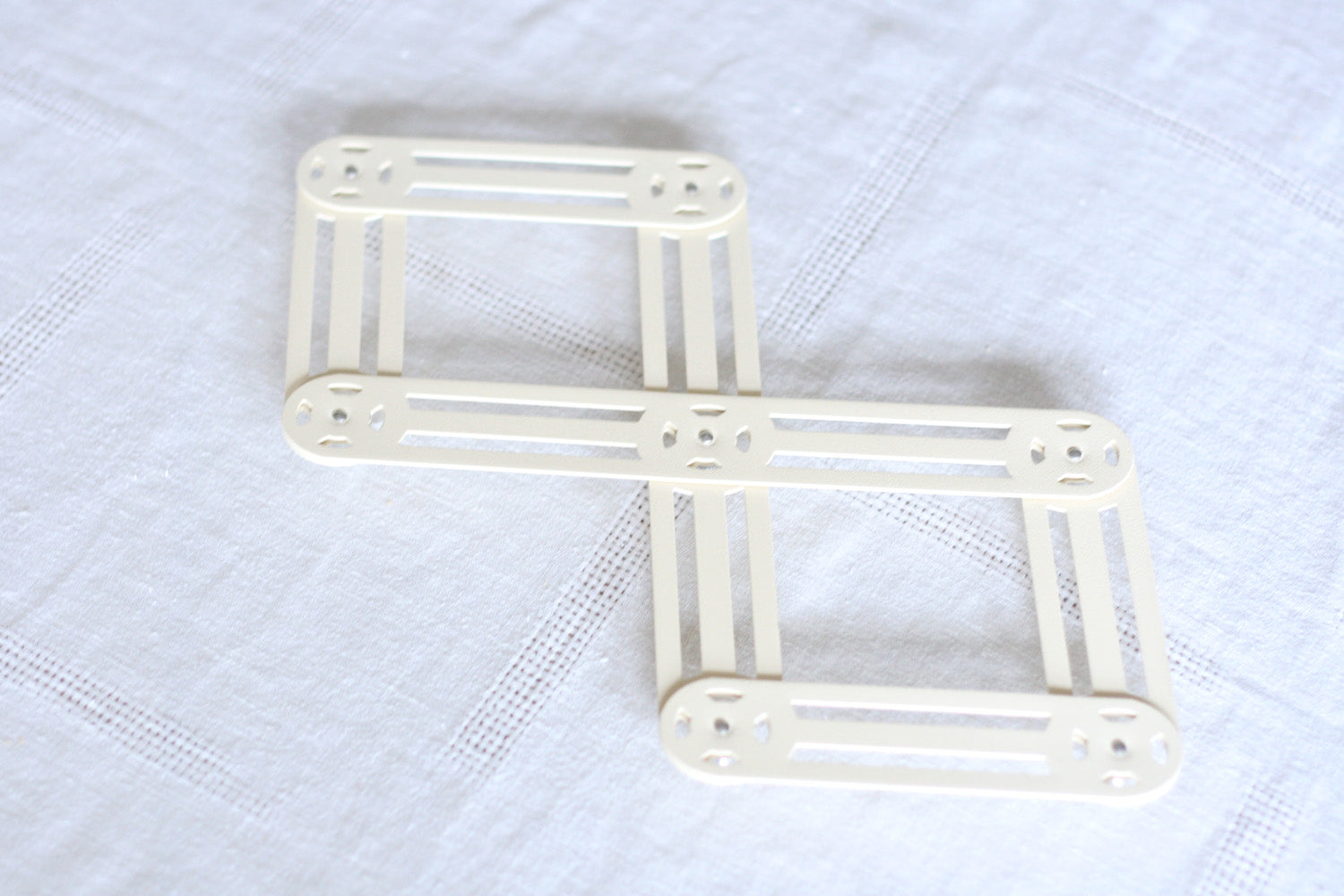 Extendable Table Trivet. Made in France.